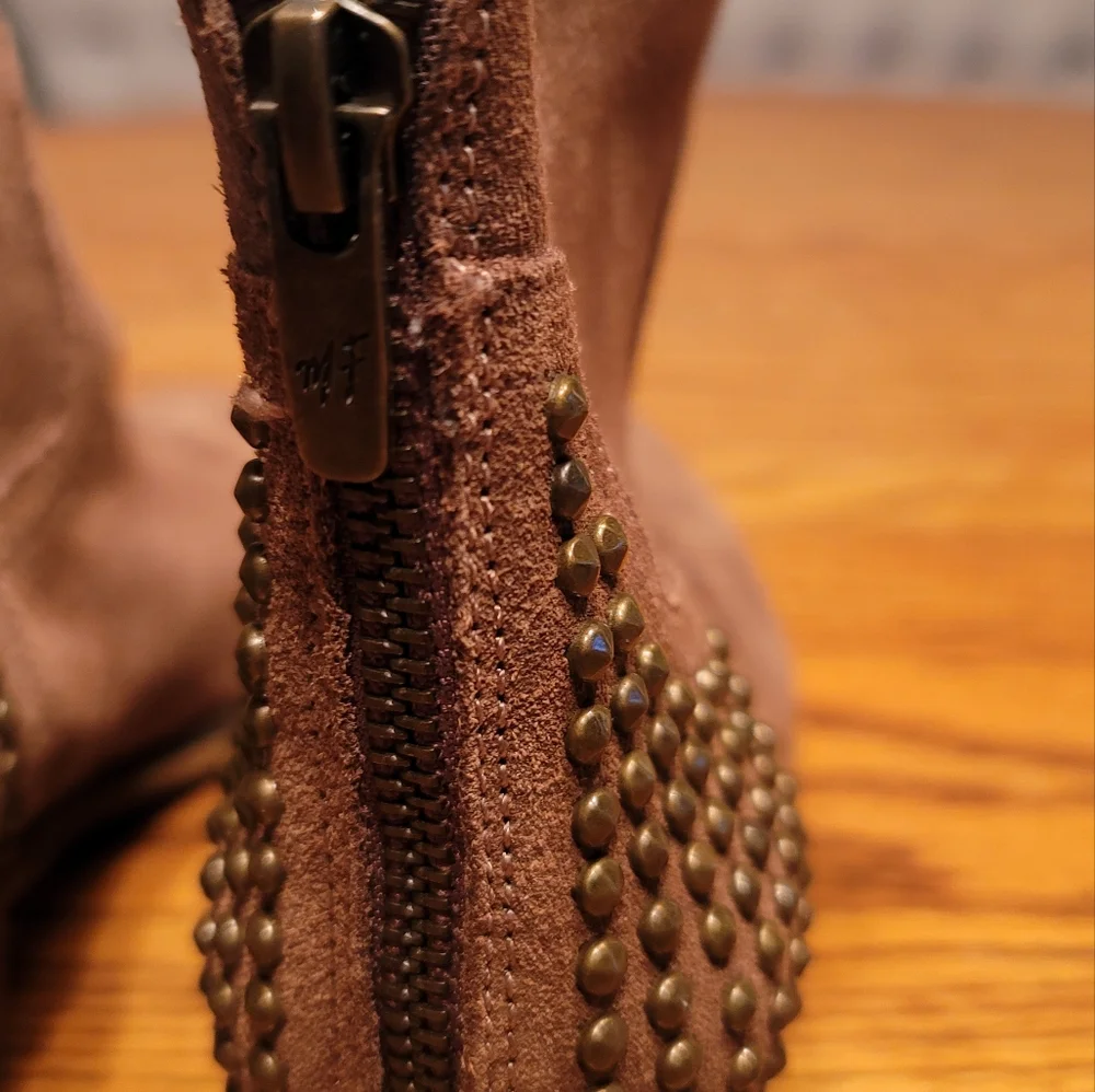 NWOT Marc Fisher Dark Tan Brown Genuine Suede Leather Studded Ankle Shoes Boots